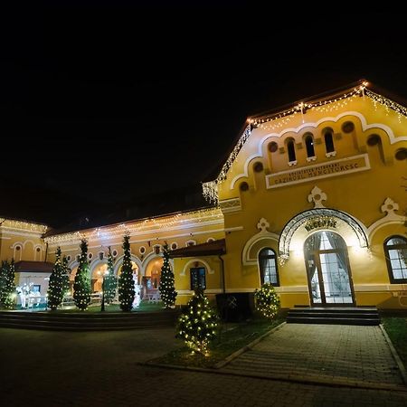 Hotel La Belle Epoque Petroşani Esterno foto