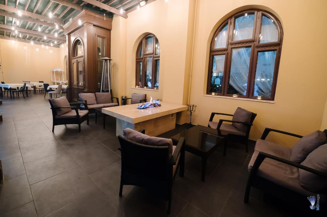 Hotel La Belle Epoque Petroşani Esterno foto