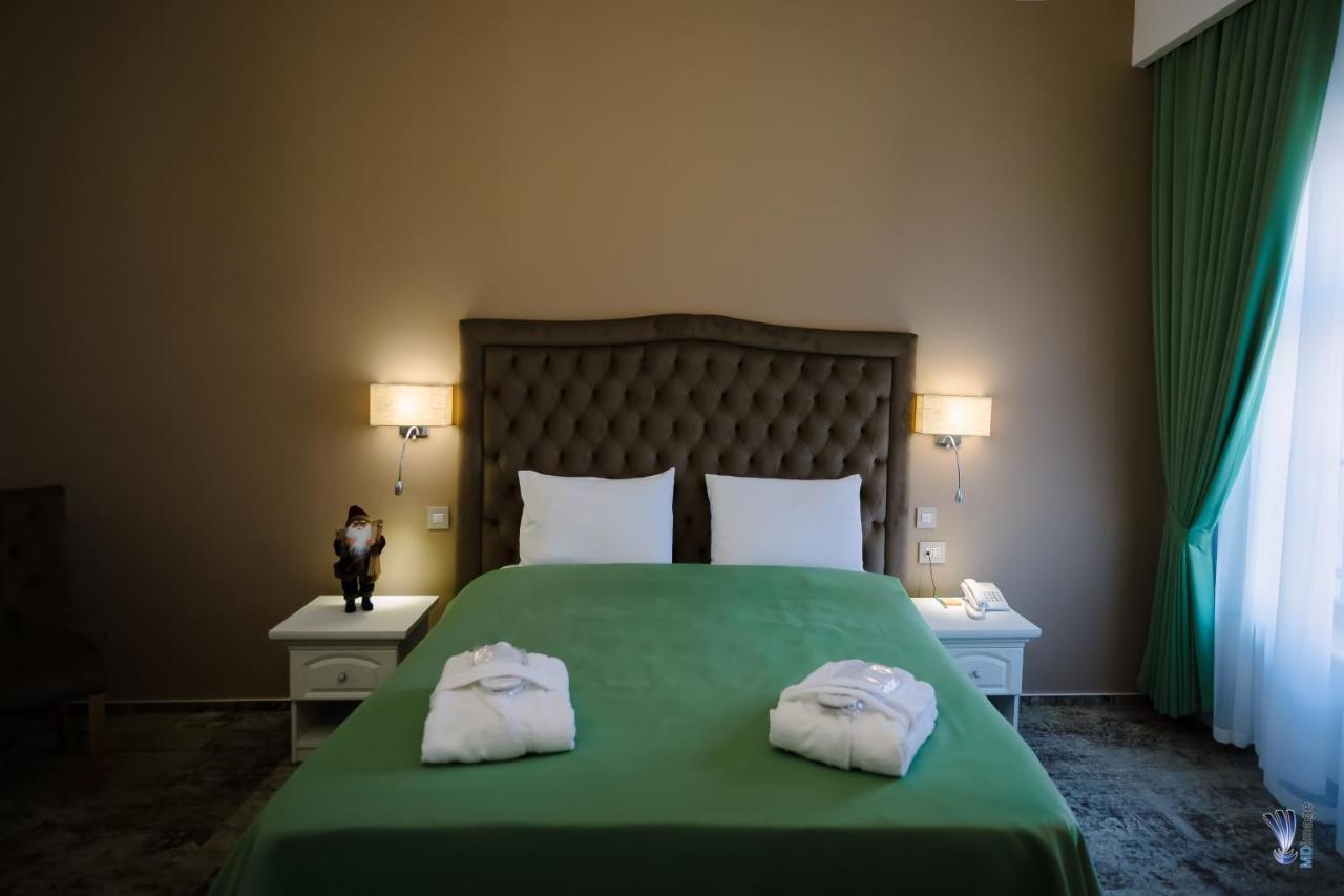 Hotel La Belle Epoque Petroşani Esterno foto