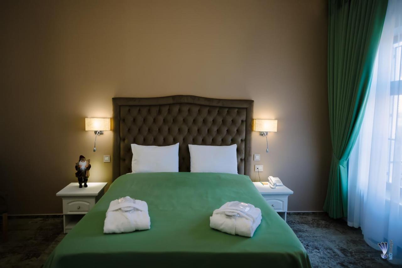 Hotel La Belle Epoque Petroşani Esterno foto